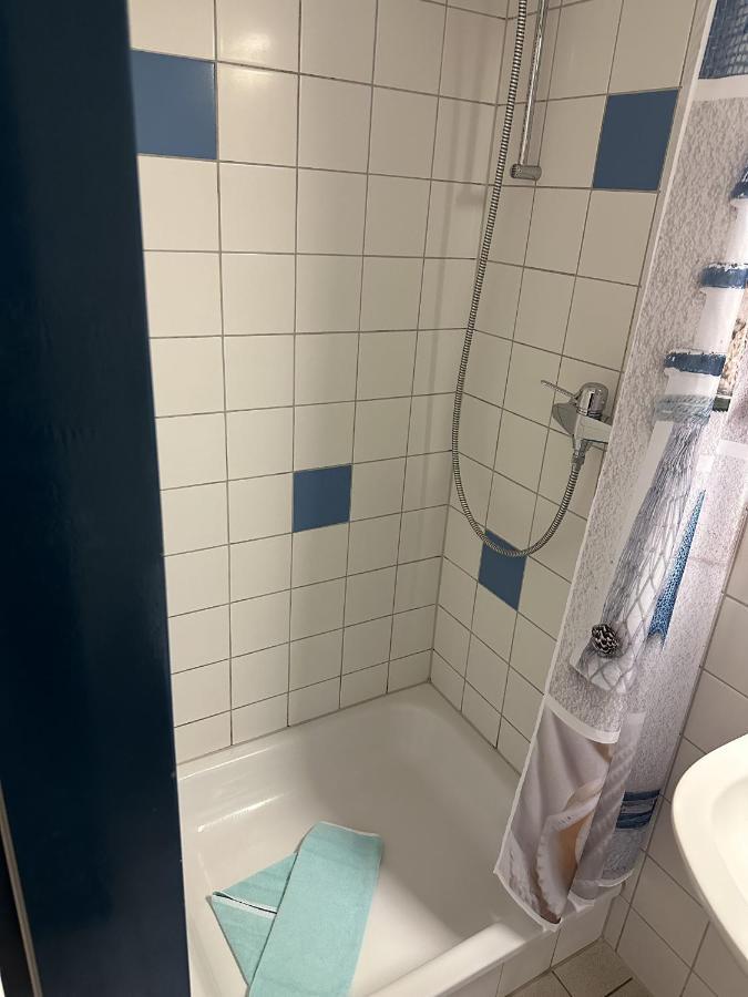 Zweibettzimmer mit Bad